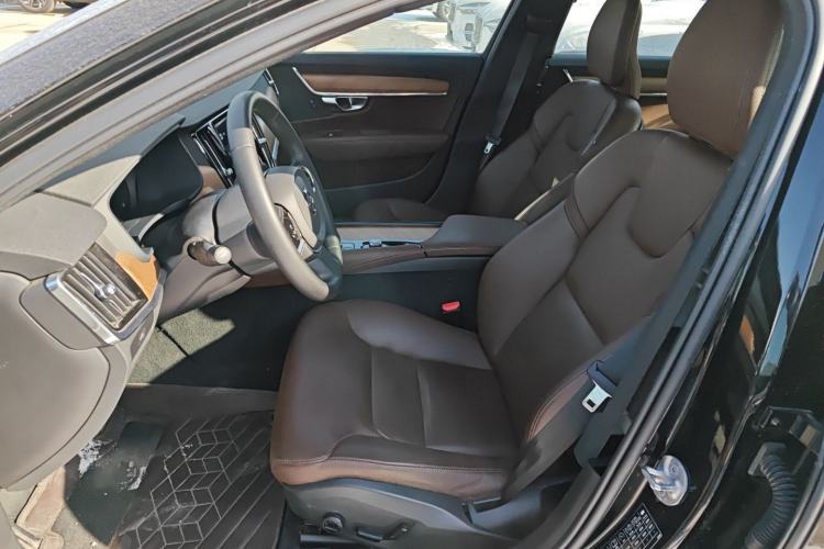 Used Volvo S90 2024 B5 Zhiyi Luxury Edition
