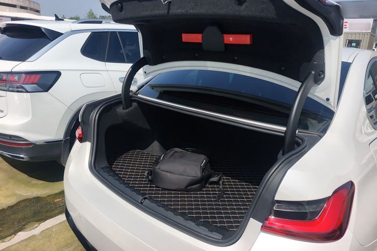 Used BMW i3 2024 eDrive 35 L Trunk