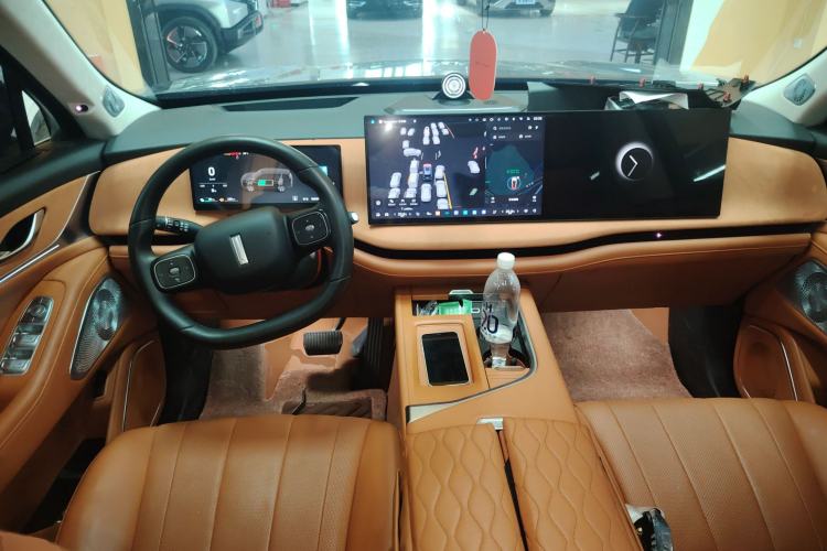 Used Wey Lanshan 2025 Four-Wheel Drive Ultra Center Console