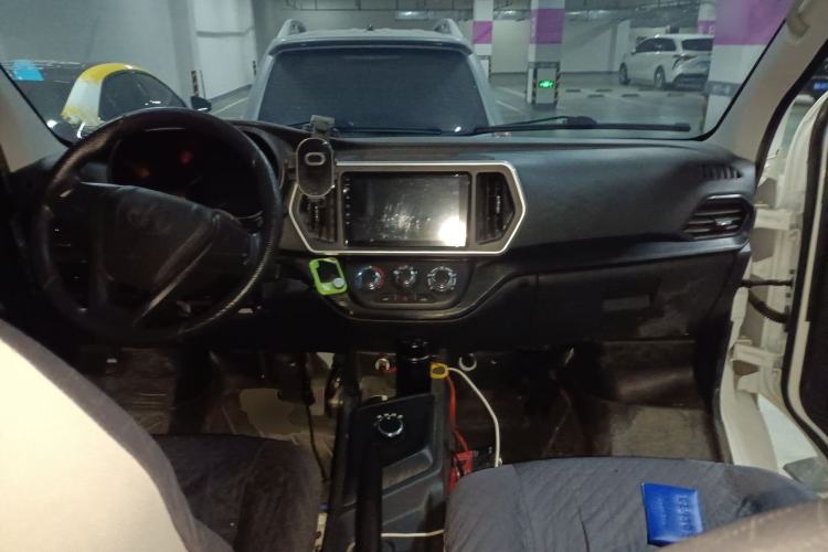 Used Chana Ruixing EM80 2025 Wealth Edition Passenger Version Comfortable Model 6 Seats 300km Side-Hinged Doors