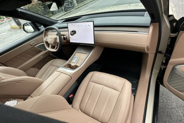 Used ONVO Luxeed L90 2025 Model—Max Six-Seater Version Interior 3