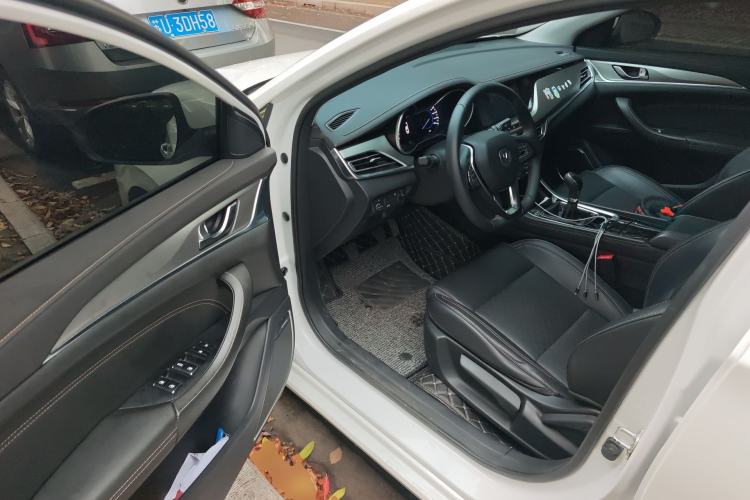 Used CHANGAN Eado 2019 High-Energy Edition 1.6L GDI Manual Pioneer Model China VI Standard Driver Seat