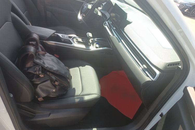 Used Geely Auto Emgrand 2026 Model 4th Generation 4 Millionth Anniversary Model 1.5L CVT Starry Edition
