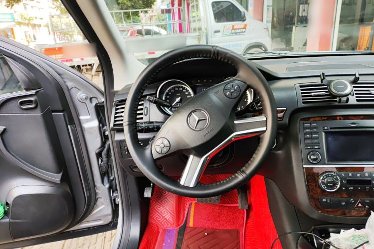 Used Mercedes-Benz R-Class 2010 R 350 L 4MATIC