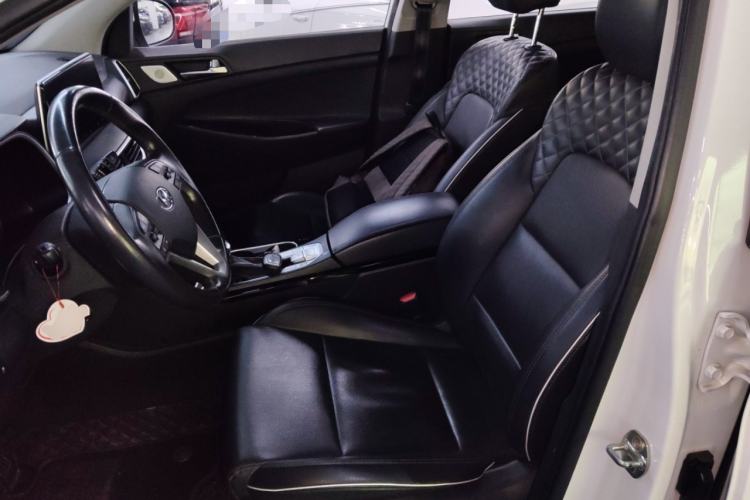 Used Hyundai Tucson 2020 280TGDi Two-Wheel-Drive GLS Fashion Edition China VI Standard Left Front Seat