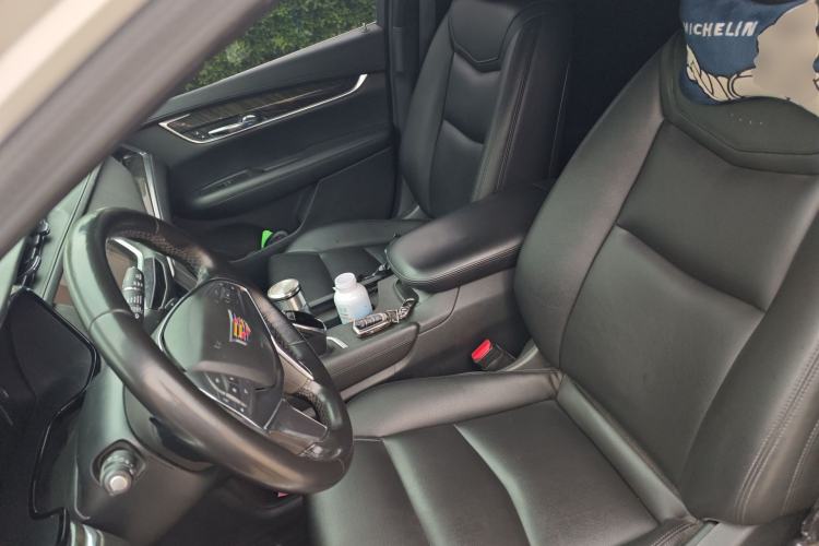 Used Cadillac XT5 2018 28E Four-Wheel Drive Tech Version Left Front Seat