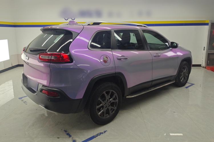 Used Jeep Cherokee 2020 2.0L Two-Wheel Drive Classic Sports Edition
