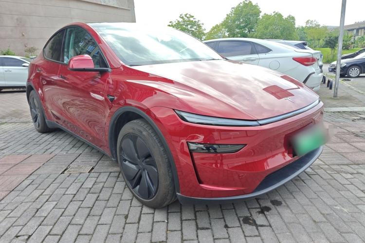 Used Tesla Model Y 2025 Rear-Wheel-Drive Version Front Right 45 Deg