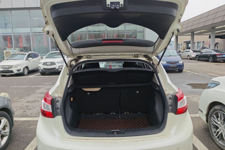 Used Nissan Tiida 2021 1.6L CVT Cool Edition