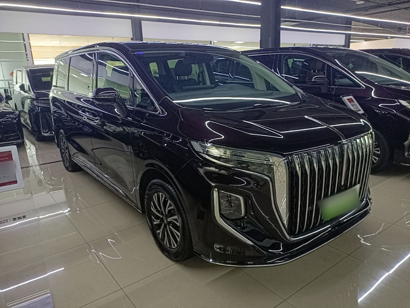 Hongqi HQ9 PHEV 2024 2.0T Four-Wheel Drive Business Edition — снимка 3