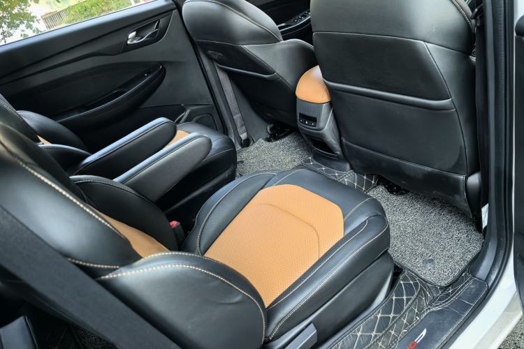 Used Wuling Hongguang S3 2019 1.5L Manual Comfort Model China VI Standard
