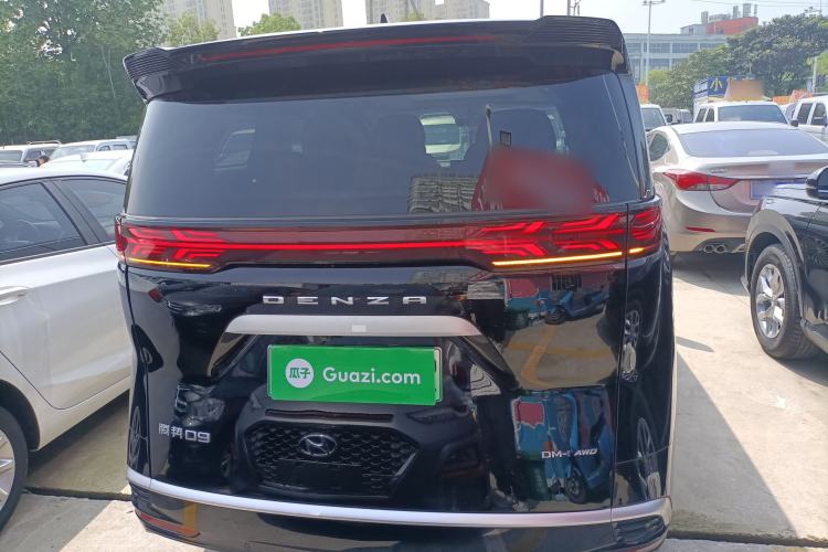 Used Denza D9 2024 DM-i 980 Four-Wheel Drive Prestige Model Rear