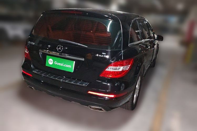 Used Mercedes-Benz R-Class 2014 R 320 4MATIC Luxury Model Rear Right 45 Deg