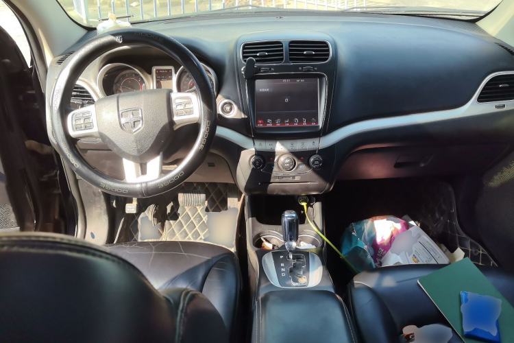 Used Dodge Journey 2013 2.4L Two-Wheel Drive Luxury Version