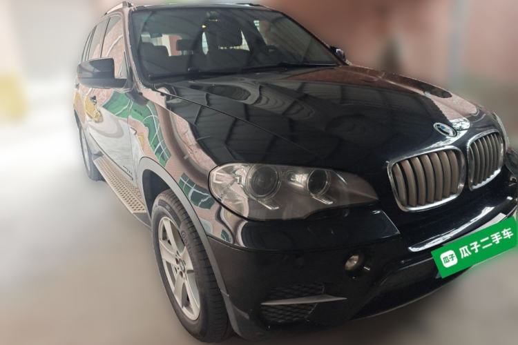 Used BMW X5 2011 xDrive35i Leading Model Front Right 45 Deg