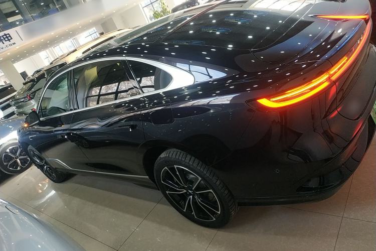 Used VOYAH PASSION 2024 PHEV Four-Wheel Drive Ultra-Long Range Flagship Model
