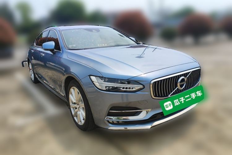 Used Volvo S90 2020 T5 Zhiyi Luxury Edition Front Right 45 Deg