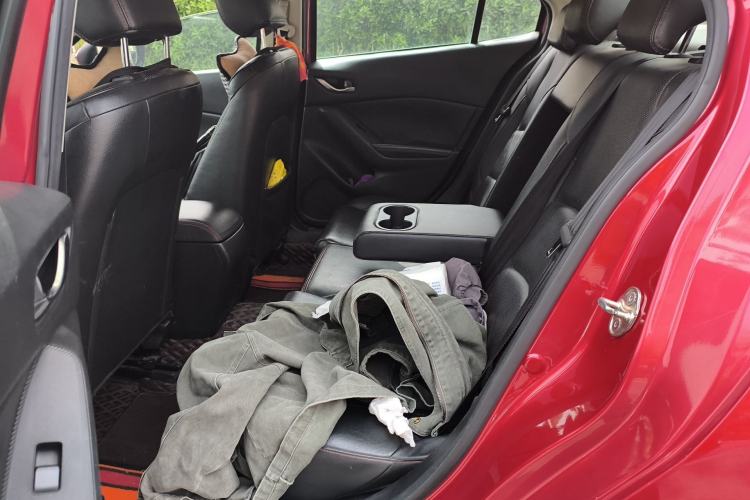 Used Mazda 3 Axela 2014 Sedan 2.0L Automatic Sport Model
