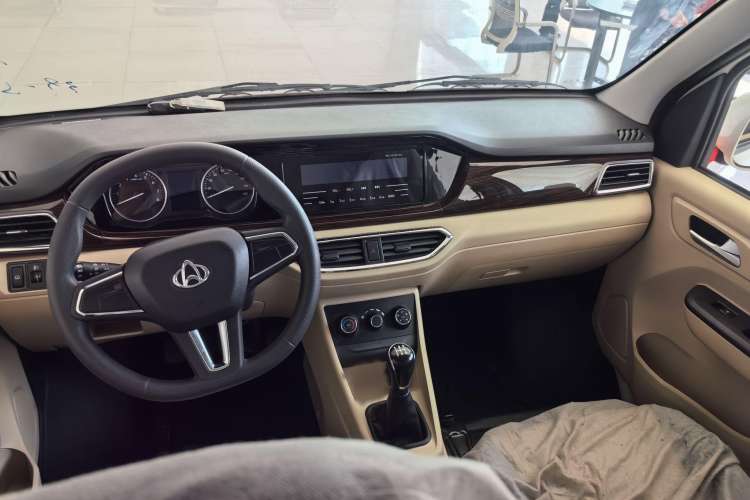 Used CHANGAN KUAYUE Xing V5 2021 1.6L Fortune-Attracting Edition Comfort Model DAM16KR Interior 1