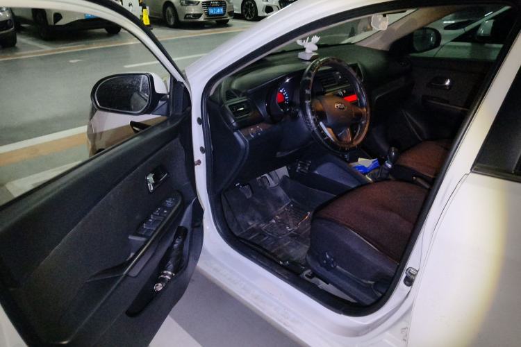 Used Kia K2 2012 Sedan 1.4L MT TOP Commemorative Edition
