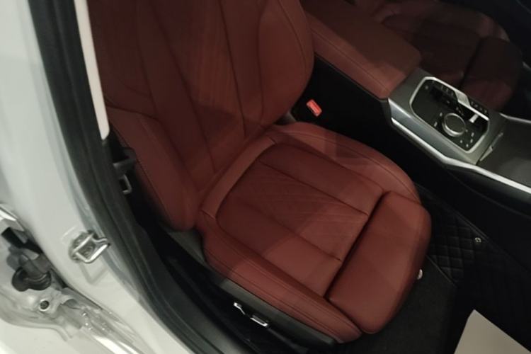 Used BMW 3 Series 2025 330Li M Sport Shadowline Package Right Front Seat