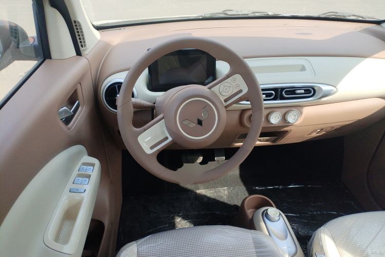 Used Wuling Hongguang MINIEV 2025 Four-Door Version Advanced Edition Steering Wheel