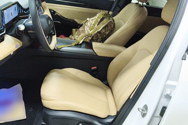 Used Geely Galaxy L6 2023 125km Starship
