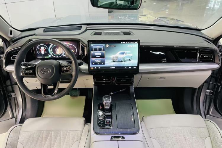 Used GAC Trumpchi GS8 2022 Dual-Engine Series 2.0TM Two-Wheel Drive Prestige Edition (7 Seats)
