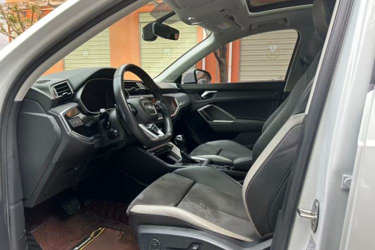 Used Audi Q3 2020 35 TFSI Fashion Dynamic Model Interior 5