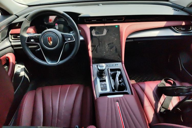 Used Hongqi H5 2024 2.0T Automatic Smart Connect Flagship Edition Center Console