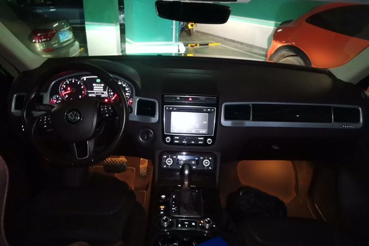 Used Volkswagen Touareg 2016 3.0 TSI Standard Version Center Console