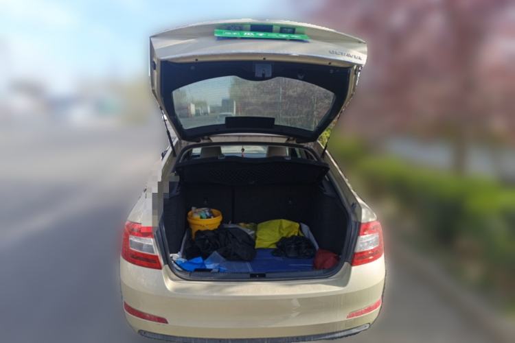 Used Skoda Octavia 2015 1.6L Manual Yijun Edition Trunk