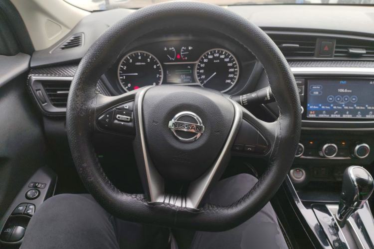 Used Nissan Lannia 2016 1.6L CVT Smart Cool Edition Steering Wheel