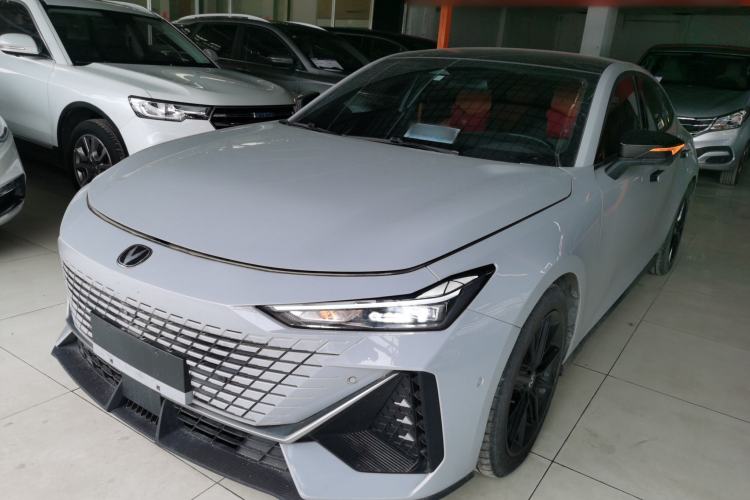 Used Changan UNI-V 2022 1.5T Smart Navigation Version