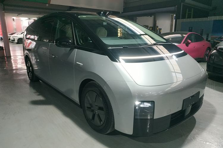 Used Li Auto MEGA 2024 Ultra Model
