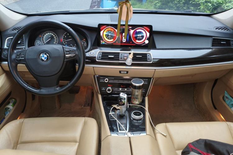 Used BMW 5 Series GT 2011 535i Elegant Edition Center Console