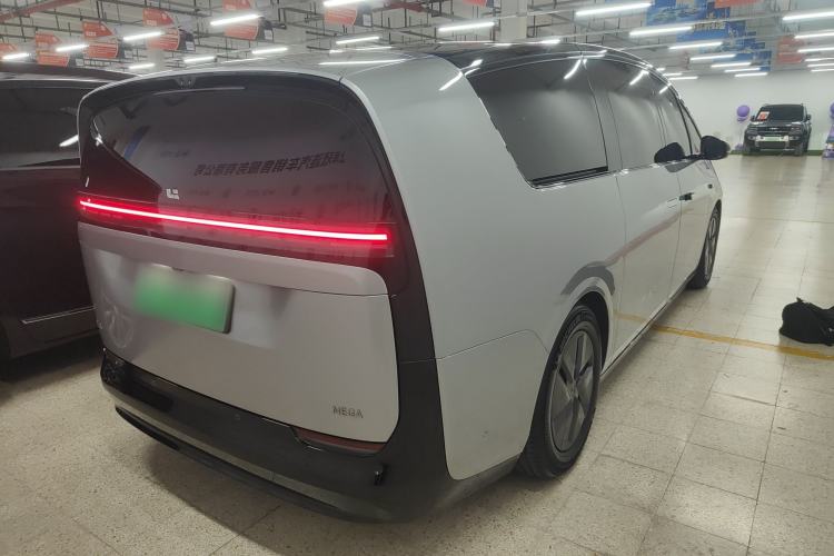 Used Li Auto MEGA 2024 Ultra Model
