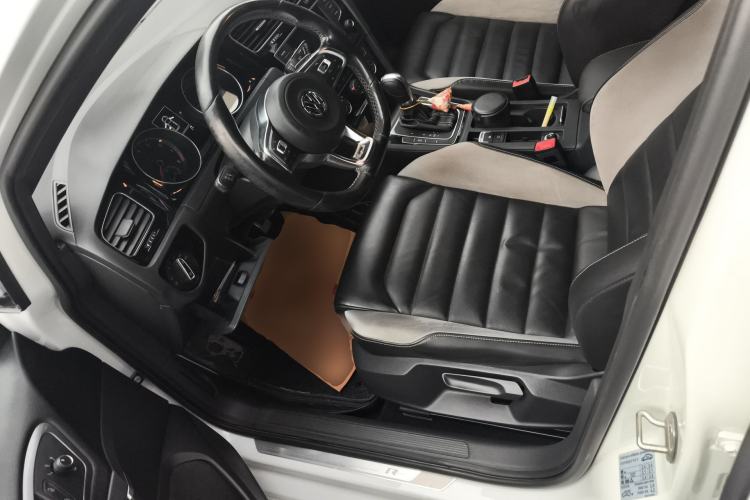 Used Volkswagen Golf 2016 1.4TSI Automatic R-Line Left Front Seat