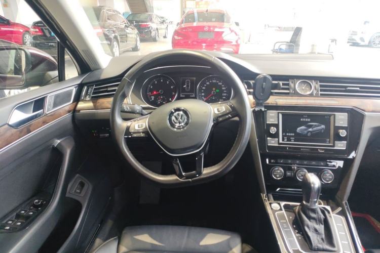 Used Volkswagen Magotan 2018 Facelift 330TSI DSG Luxury Model
