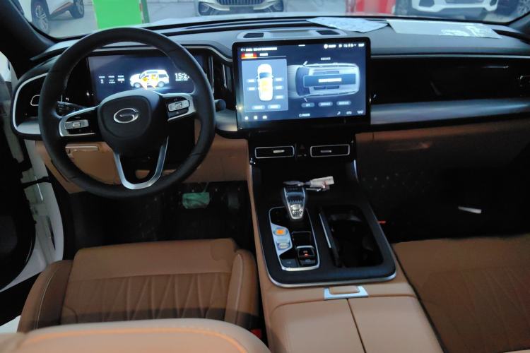 Used GAC Trumpchi GS8 2025 Linghang Series 2.0 TGDI Two-Wheel-Drive Luxury Edition 5 Seats