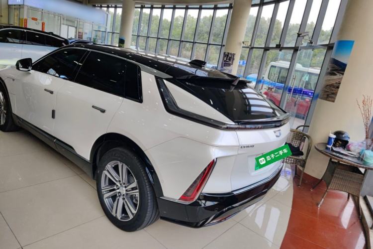 Used Cadillac LYRIQ 2022 Rear-Drive Long-Range Luxury Edition
