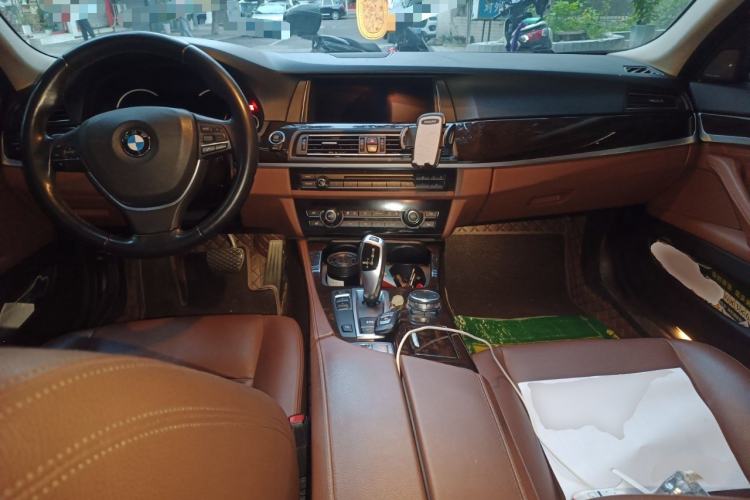 Used BMW 5 Series 2017 528Li Leading Model
