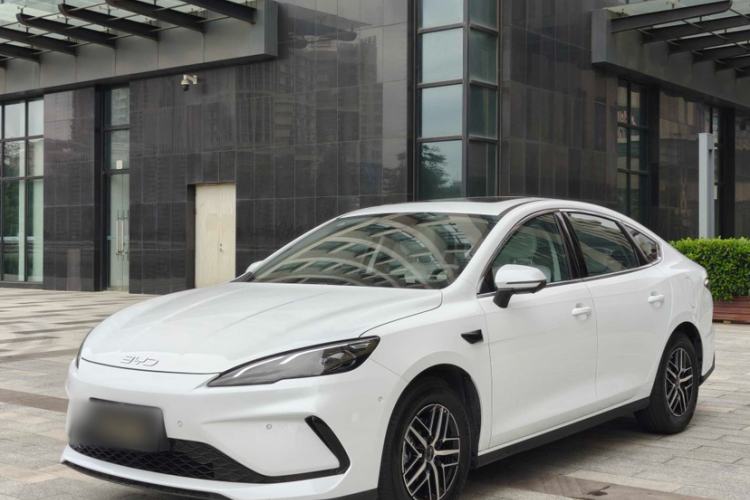 Used BYD Seal 05 DM-i 2025 DM-i Smart Drive 55KM Prestige Model Front Left 45 Deg