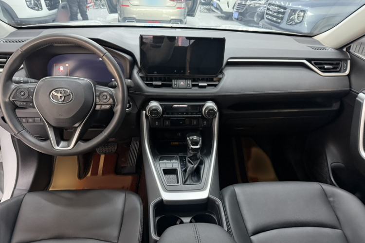 Used Toyota RAV4 2023 2.0L CVT Two-Wheel Drive 20th Anniversary Platinum Edition
