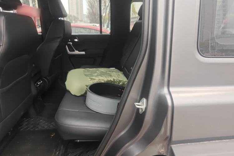 Used 212 T01 2024 2.0T Mechanic
