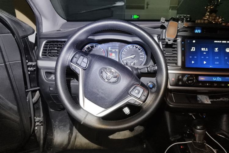 Used Toyota Highlander 2021 2.0T Four-Wheel Drive Luxury Edition 7 Seats Steering Wheel