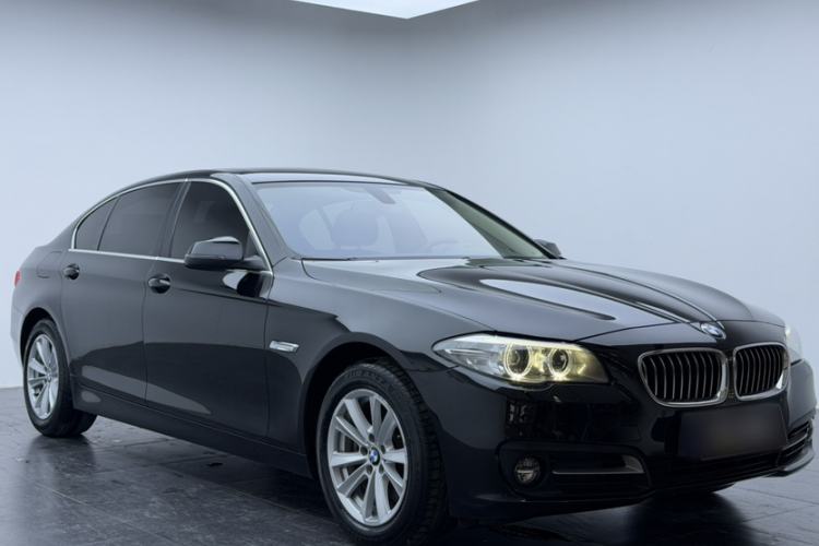 Used BMW 5 Series 2014 520Li Elegant Model
