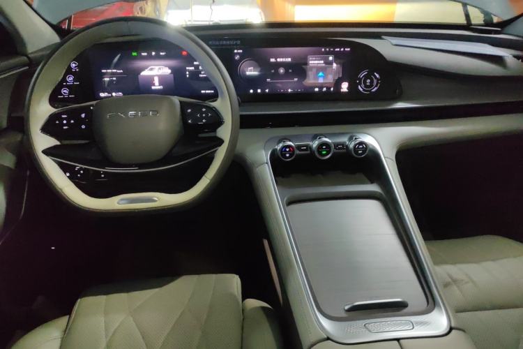 Used EXEED Stellar C-DM 2024 1.5T Long-Range Pro
