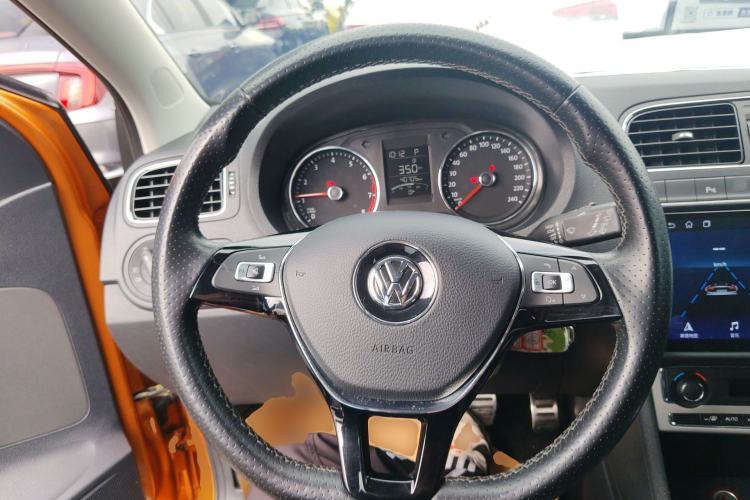 Used Volkswagen Polo 2016 1.6L Cross Polo Automatic Steering Wheel