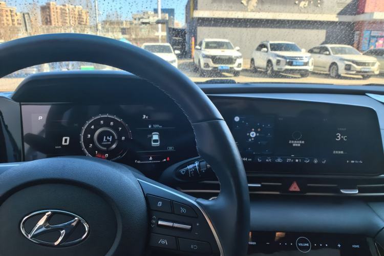 Used Hyundai Elantra 2021 1.5L CVT LUX Prestige Edition